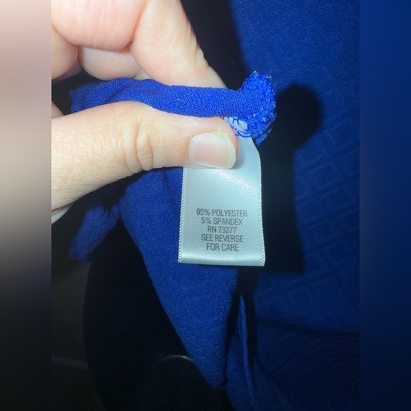 Dana Buchman Royal Blue Textured Keyhole Tunic Blouse Size M High Low Office - Picture 3 of 11